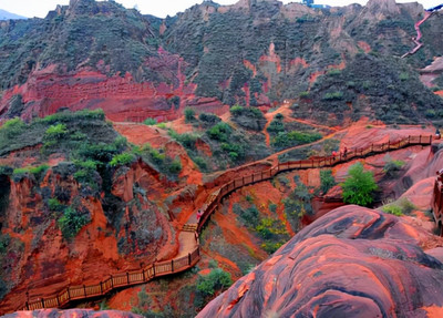 陕西榆林旅游景点(陕西榆林旅游景点有什么小吃特色)